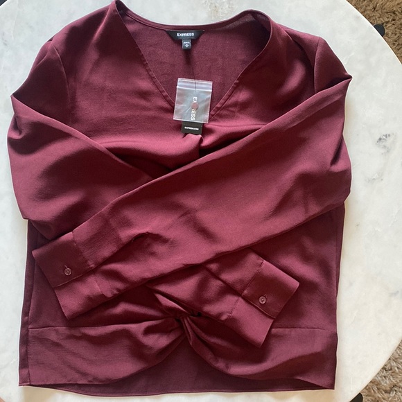 New with tags! Express long sleeve top - Picture 1 of 4